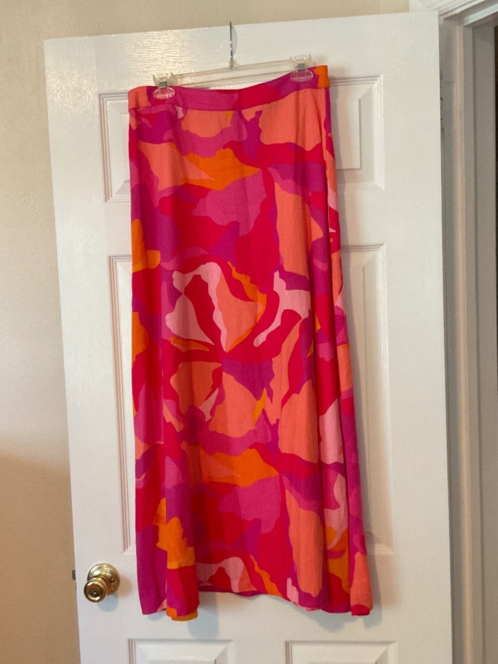 Ladies Vince Camuto orange and pink size medium maxi skirt